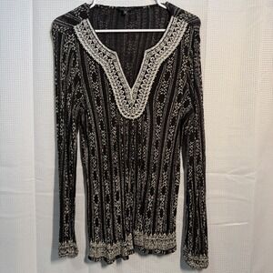 Lucky Brand Knit‎ Tunic Top Medium Black White Embroidered Split Neck